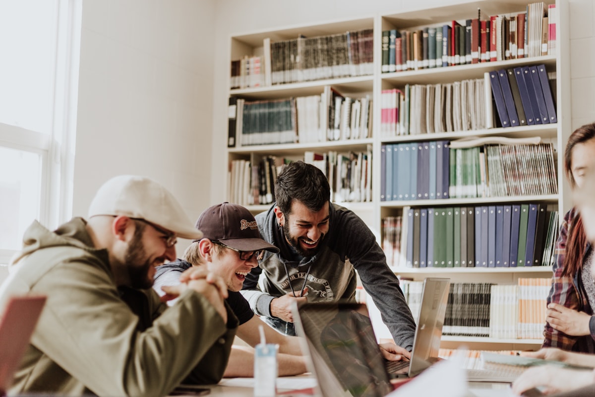 Educación & Certificación Técnica